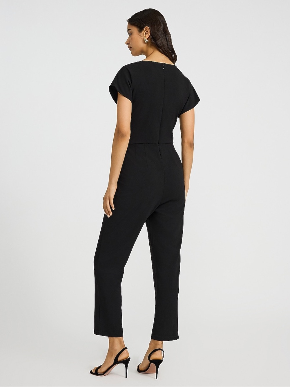 NWT Express V-Neck Tie Waist Straight Leg Jumpsuit w/ Pockets - Picture 2 of 6